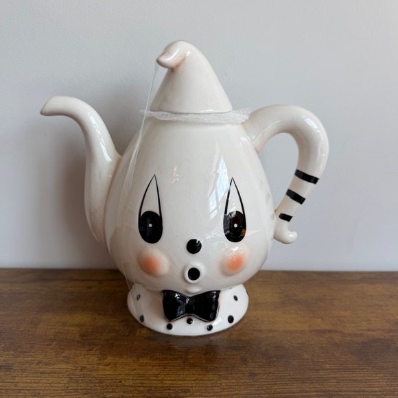 johanna parker Other - Johanna Parker Gus Ghost Ceramic Tea Pot Handle Lid Halloween White Black Cute
